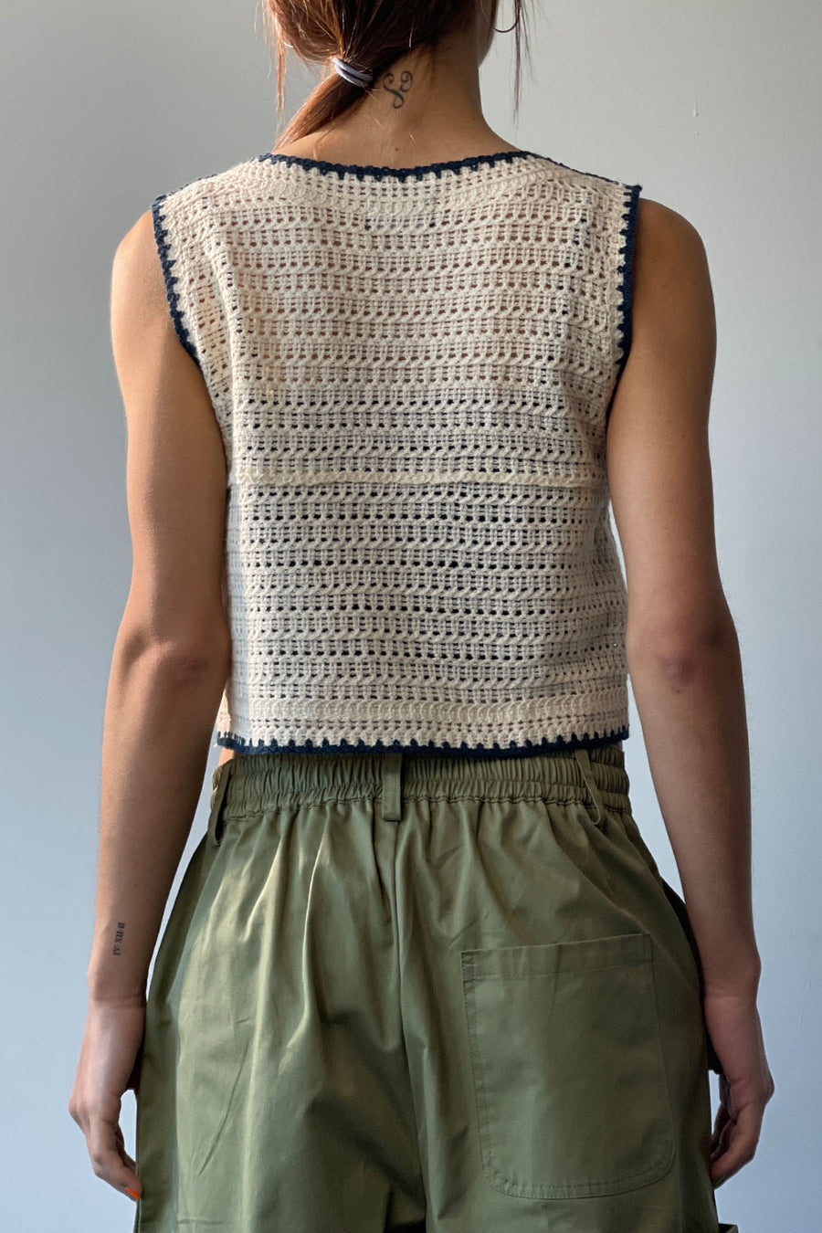 Flower Crochet Button Vest – DESSIN STUDIO